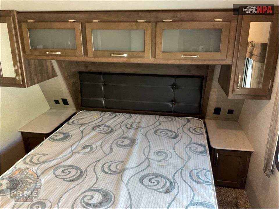 2019 Aerolite M-3013BHF - ASTORIA FIFTH WHEEL SERIES — фото 13
