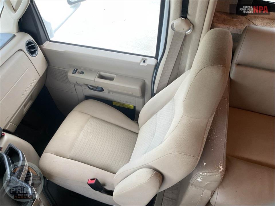 2020 Thor Motor Coach M-31W E450-V10 - FOUR WINDS SERIES — фото 17