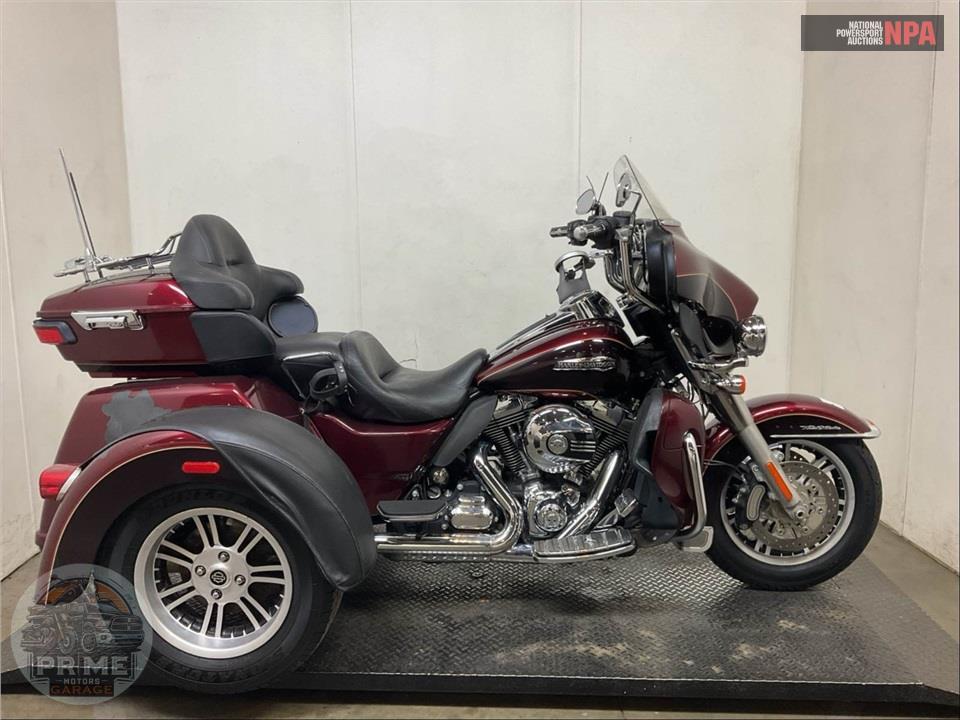 2015 Harley-Davidson FLHTCUTG TRIGLIDE ULTRA CLASSIC — фото 1