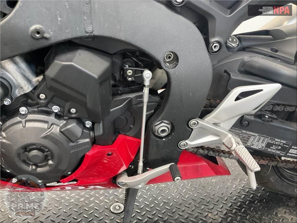 2023 Honda CBR1000RR — фото 10
