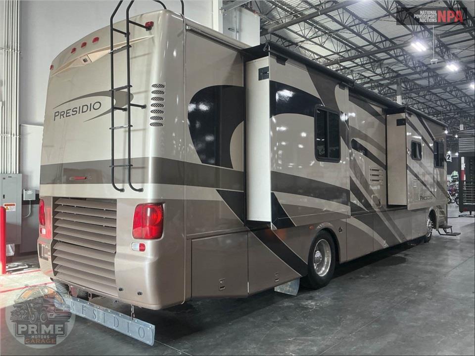 2006 Mandalay Coach M-39A WORKHORSE 330HP - PRESIDIO SERIES — фото 3