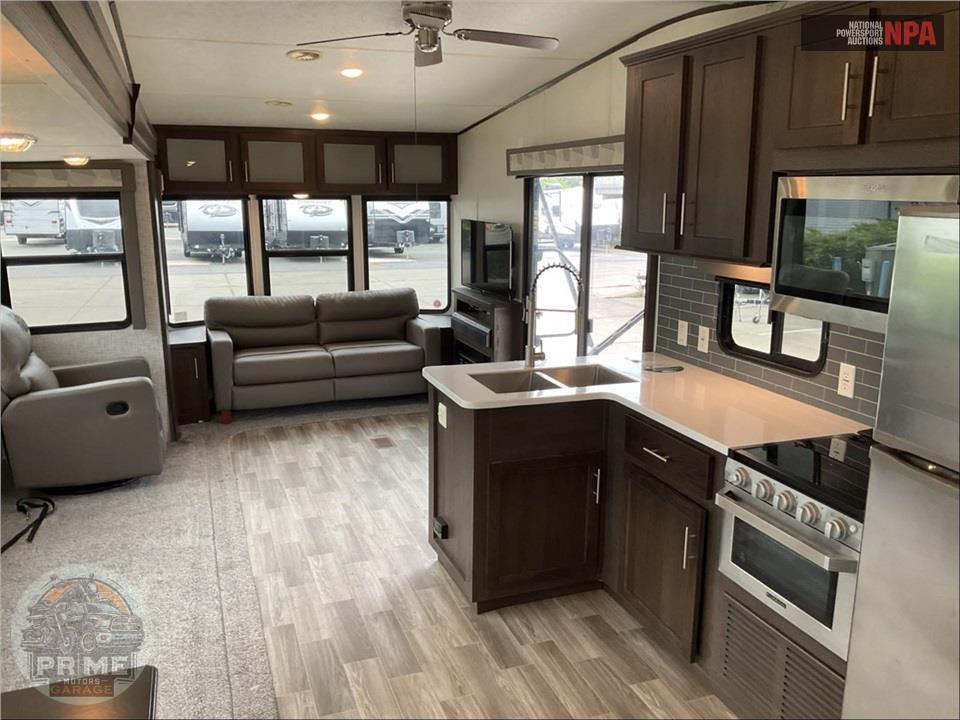 2019 Wildwood By Forest River M-39FDEN DLX Destination Series — фото 8