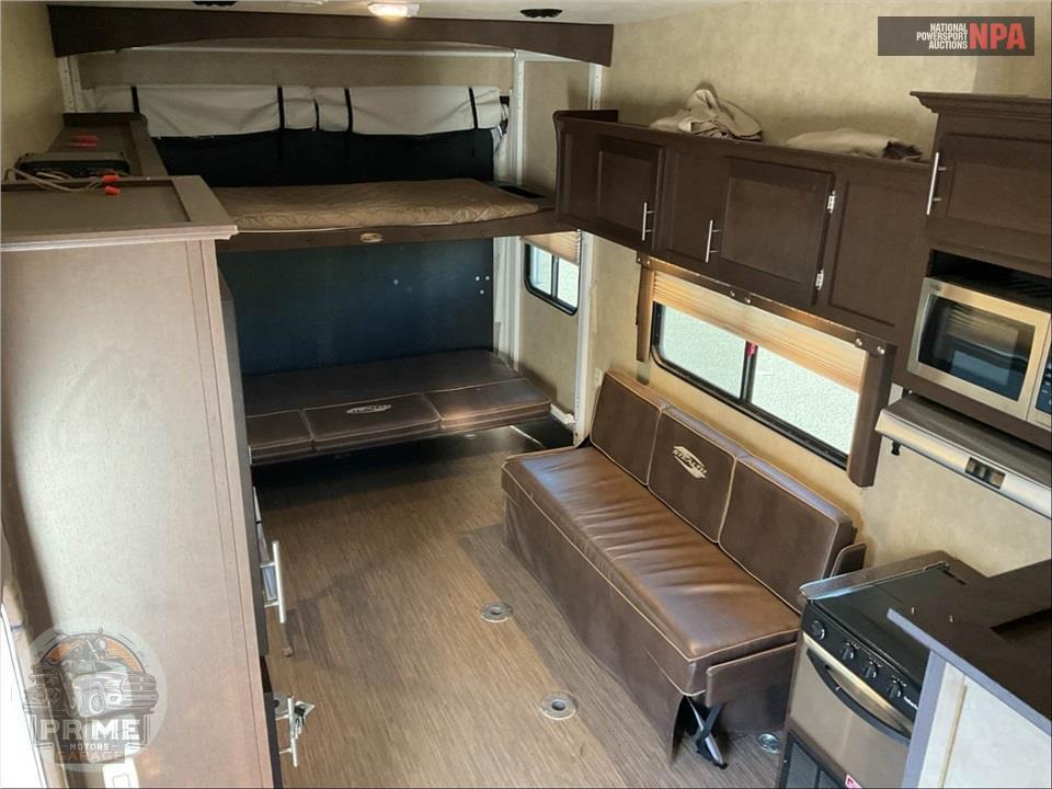 2015 Forest River-California/Oregon M-2812G - STEALTH TOY HAULER TOY HAULER SERIES — фото 6