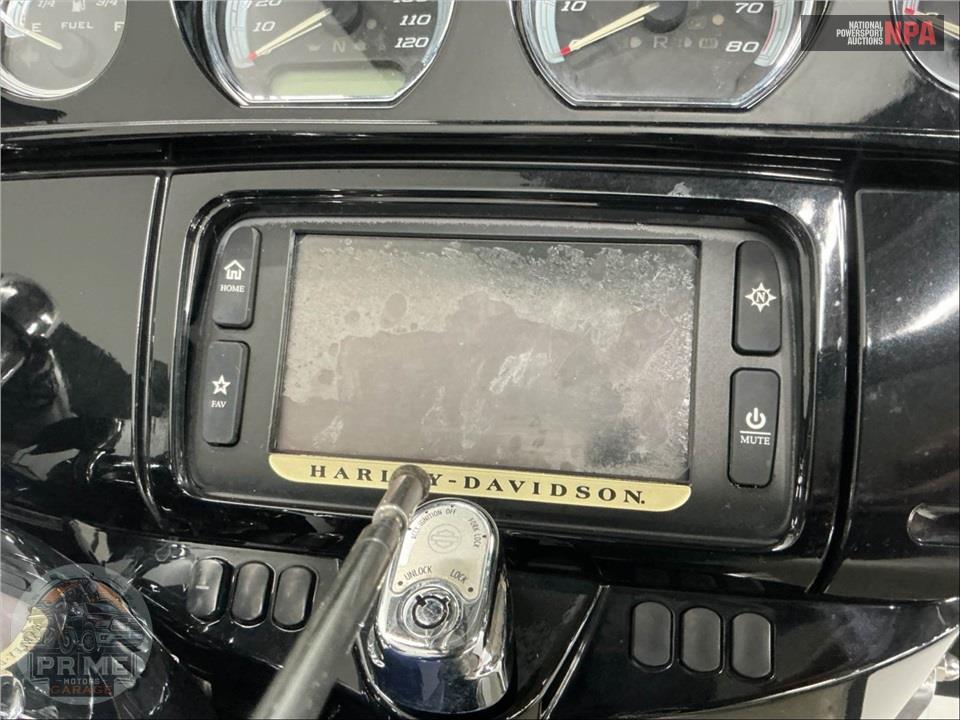 2017 Harley-Davidson FLHTK ULTRA LIMITED — фото 36