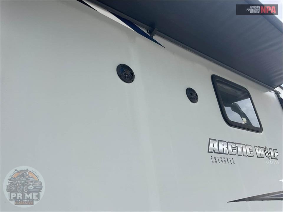 2021 Cherokee By Forest River M-3550SUITE - ARCTIC WOLF FIFTH WHEEL SERIES — фото 29