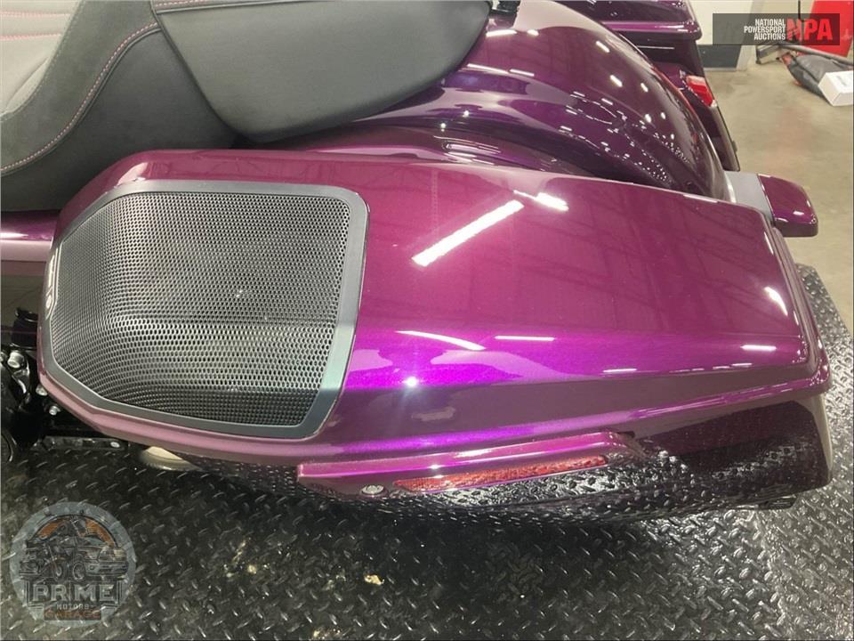 2025 Harley-Davidson FLHXSE CVO STREET GLIDE — фото 16