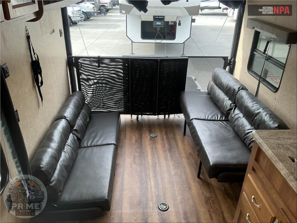 2018 Coachmen By Forest River M-26 TH - CATALINA TRAIL BLAZER TOY HAULER SERIES — фото 16