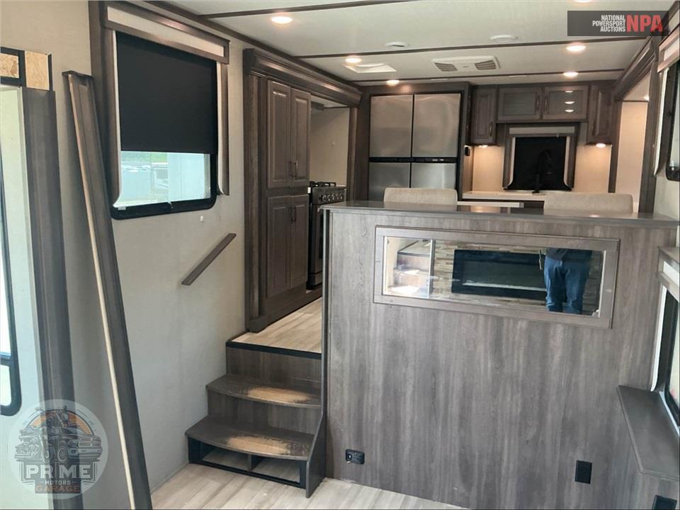 2022 Grand Design Recreational Vehicles M-390RK - SOLITUDE FIFTH WHEEL SERIES — фото 7