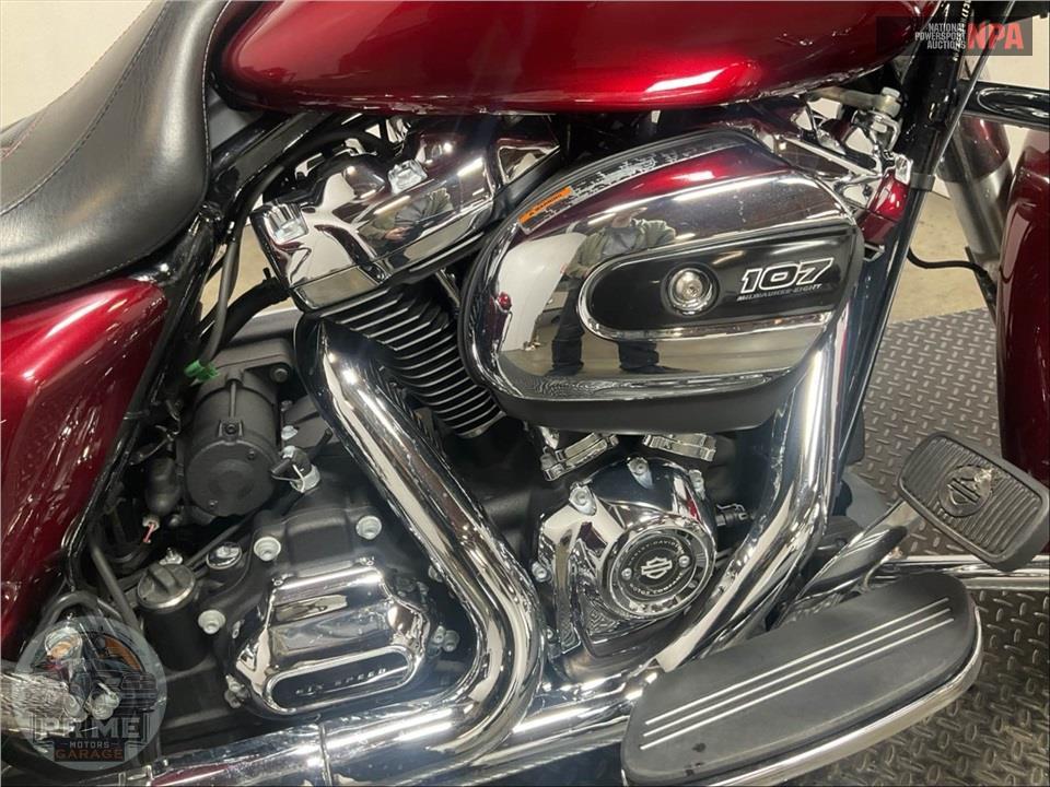 2017 Harley-Davidson FLHX STREET GLIDE — фото 6
