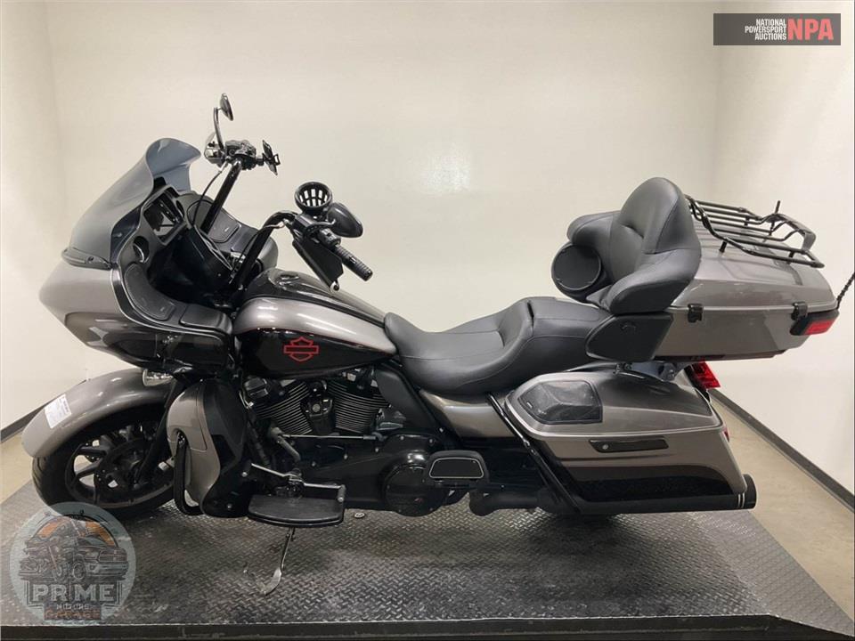 2017 Harley-Davidson FLTRU ROAD GLIDE ULTRA — фото 3