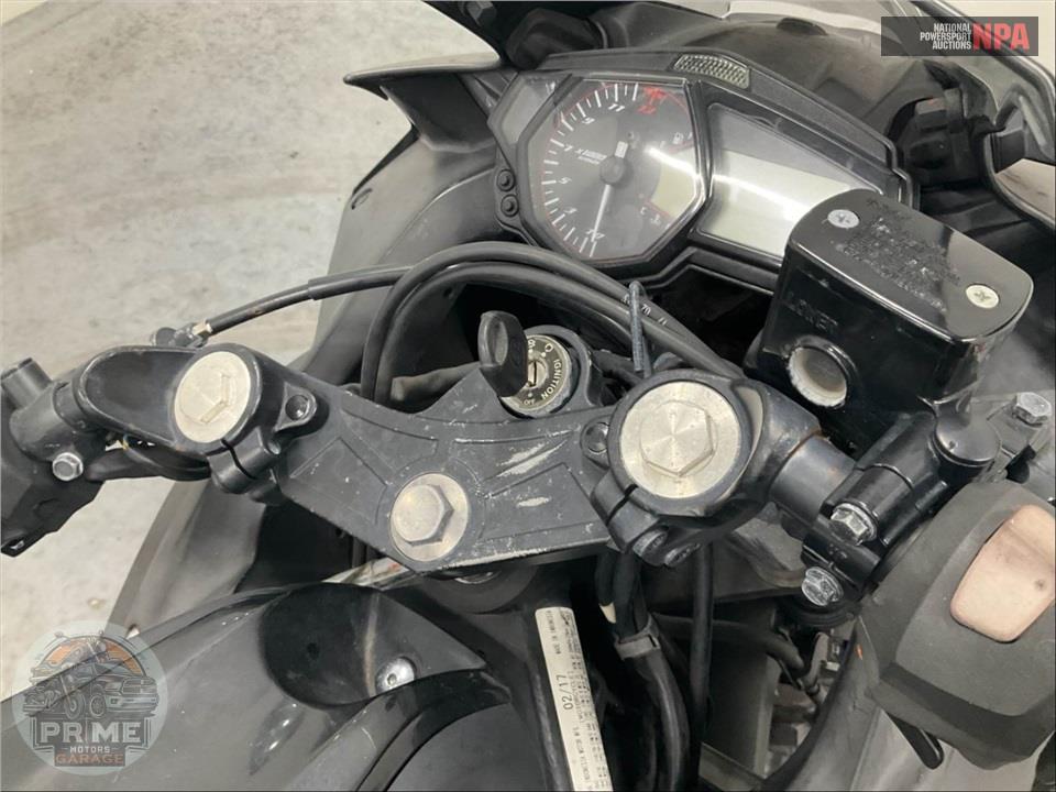 2017 Yamaha YZF-R3 — фото 11