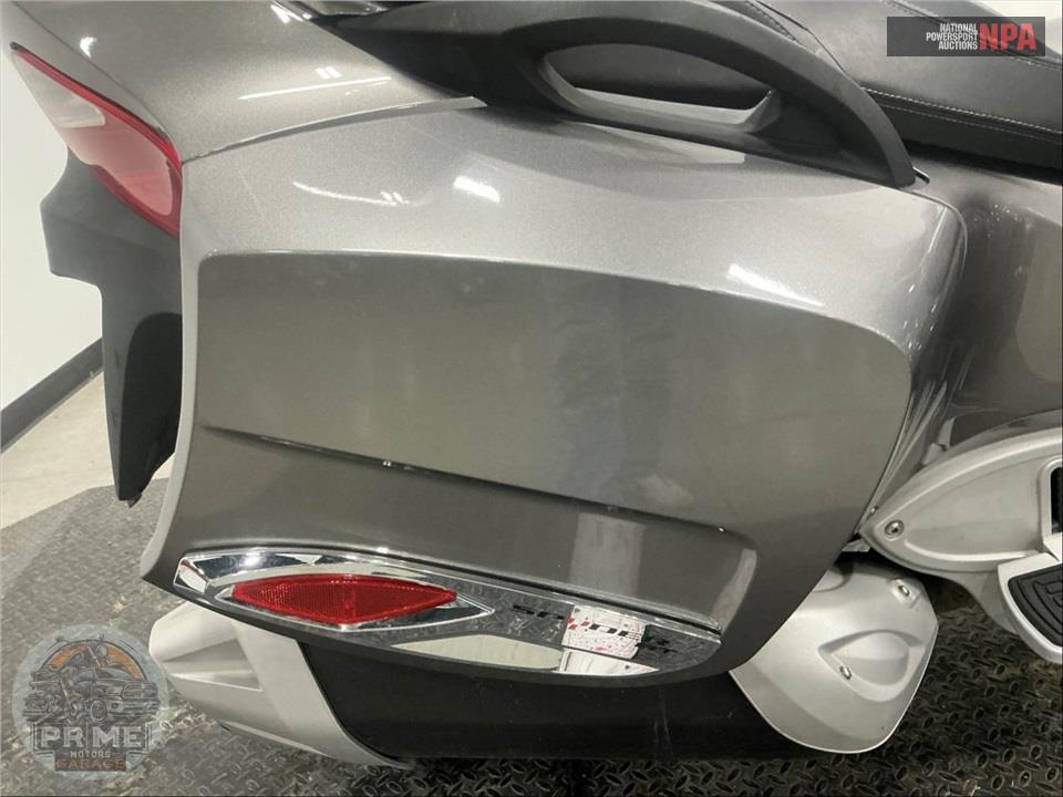 2011 Can-Am SPYDER RT SE5 AUDI&CONVI — фото 20