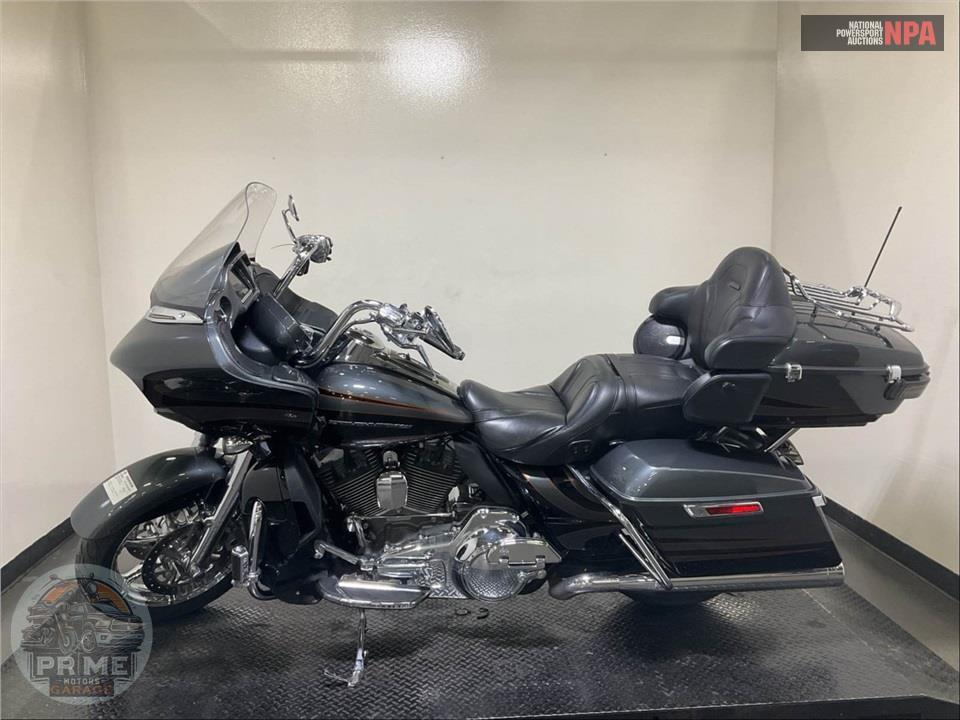 2016 Harley-Davidson FLTRUSE CVO ROAD GLIDE ULTRA — фото 3