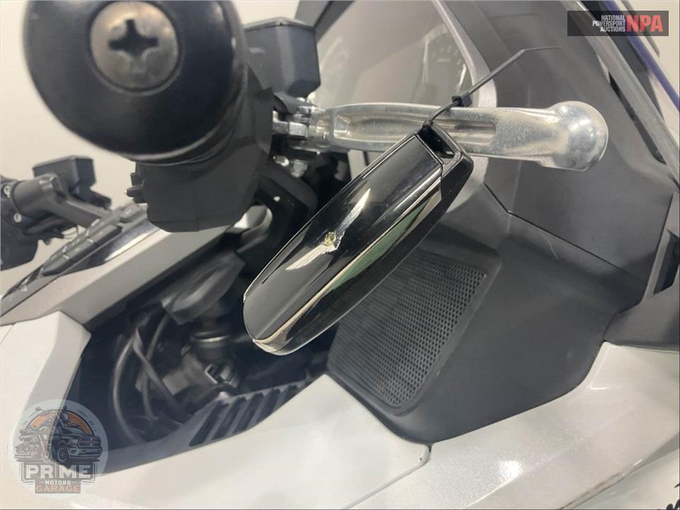 2018 Honda GL1800 GOLDWING TOUR (WHITE) — фото 12