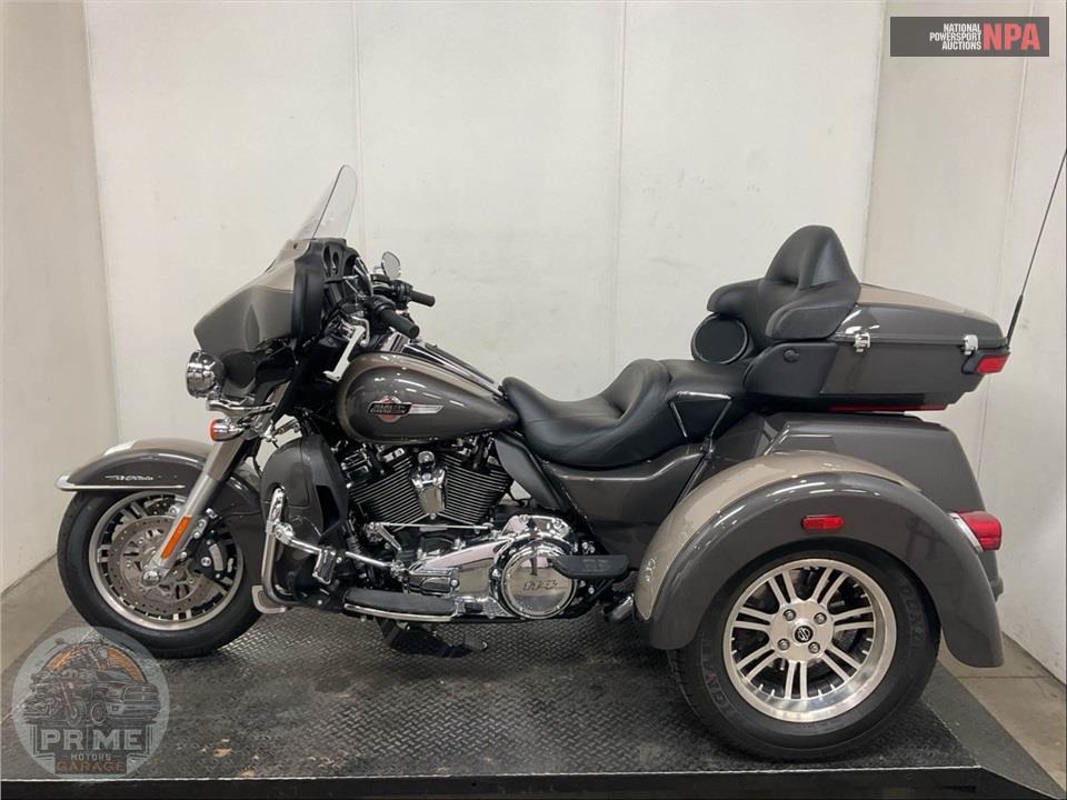 2023 Harley-Davidson FLHTCUTG TRI GLIDE ULTRA CLASSIC — фото 3