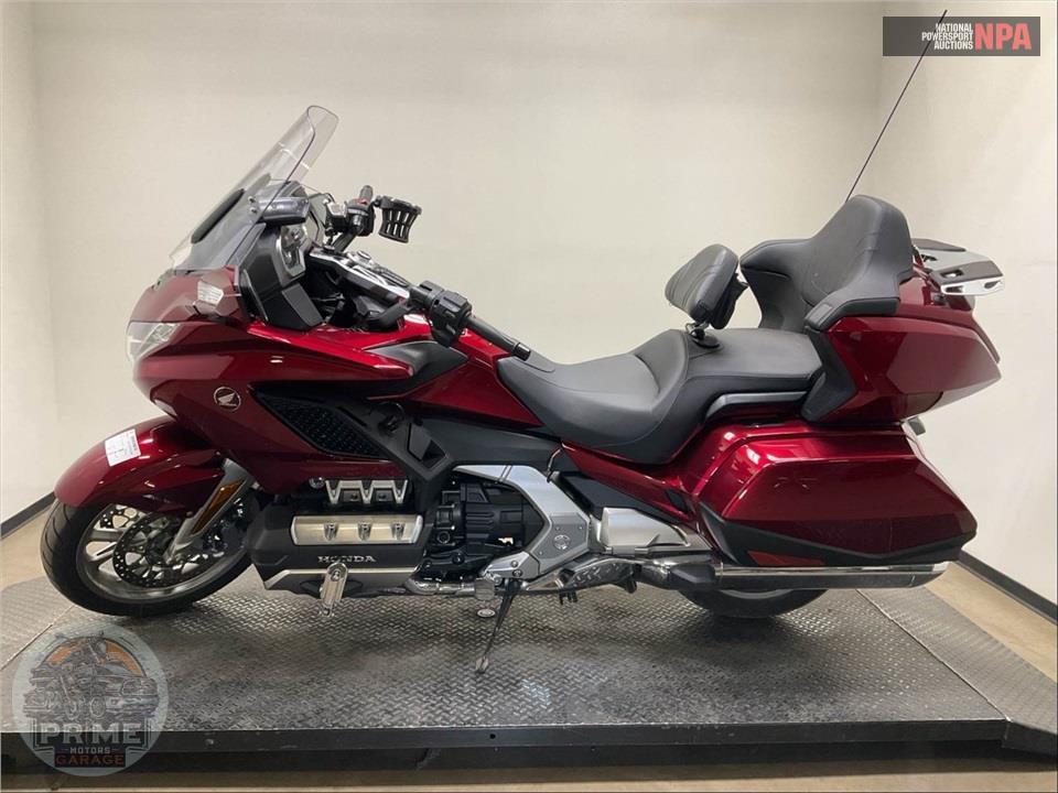2018 Honda GL1800D GOLDWING TOUR DCT (RED) — фото 3