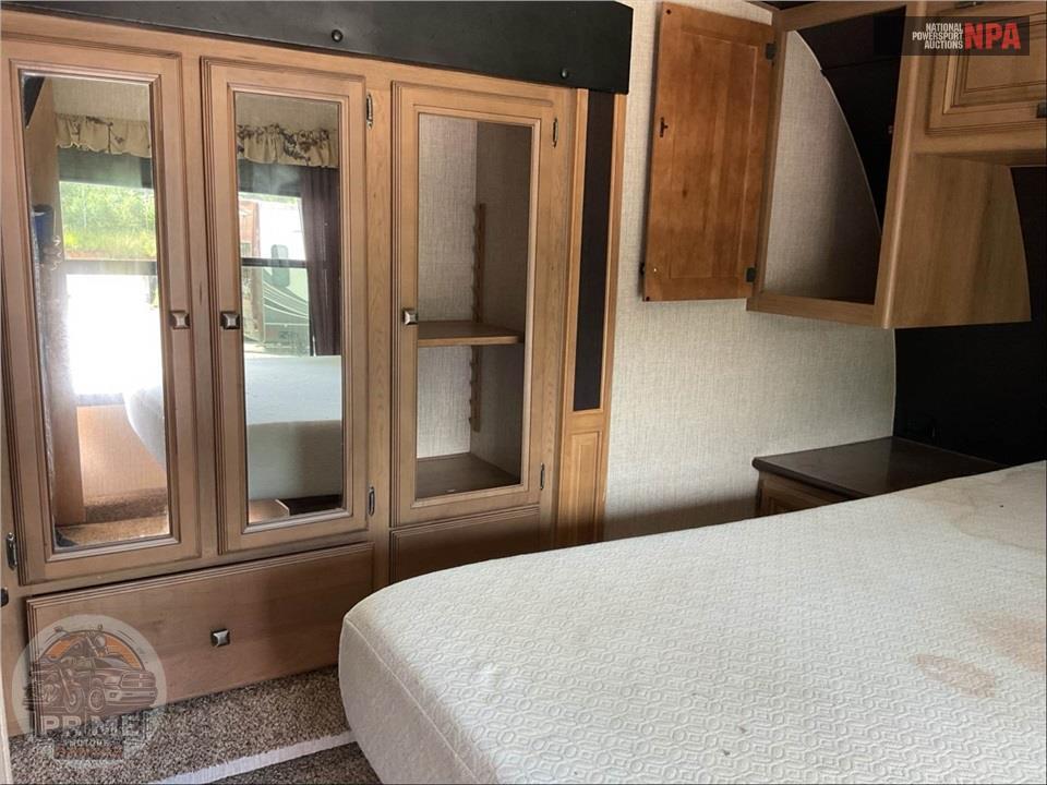 2016 Crossroads Rv M-305 RS - CRUISER FIFTH WHEEL SERIES — фото 14