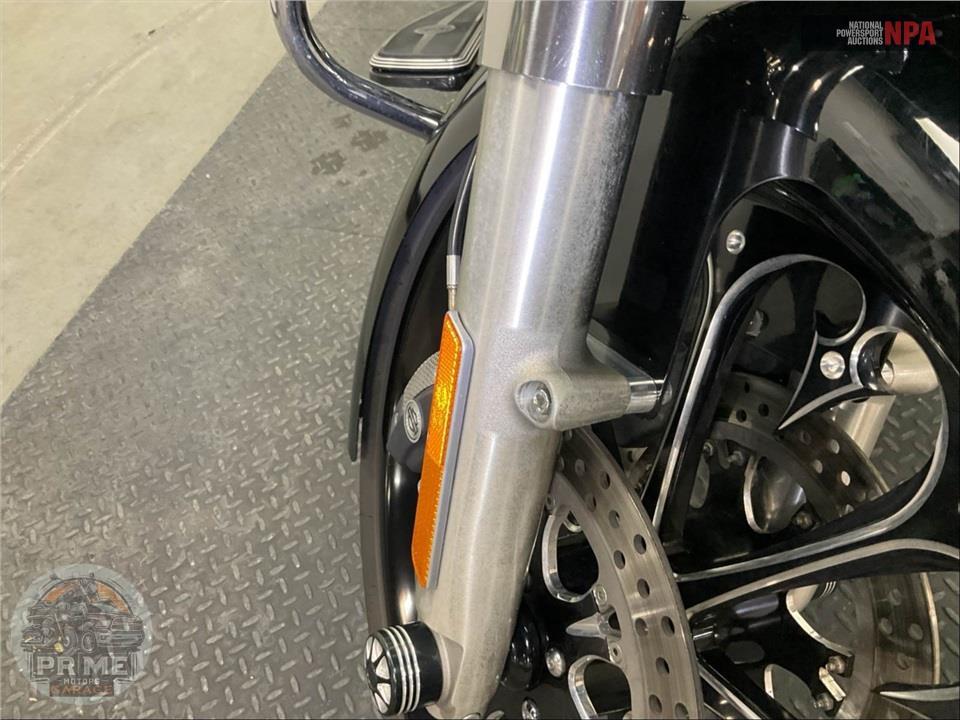 2015 Harley-Davidson FLTRX ROAD GLIDE — фото 34