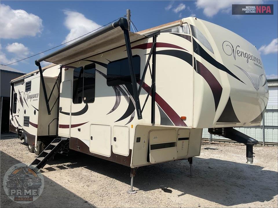 2015 Cherokee By Forest River M-39B12 - VENGEANCE TOURING TOY HAULER TOY HAULER SERIES — фото 1