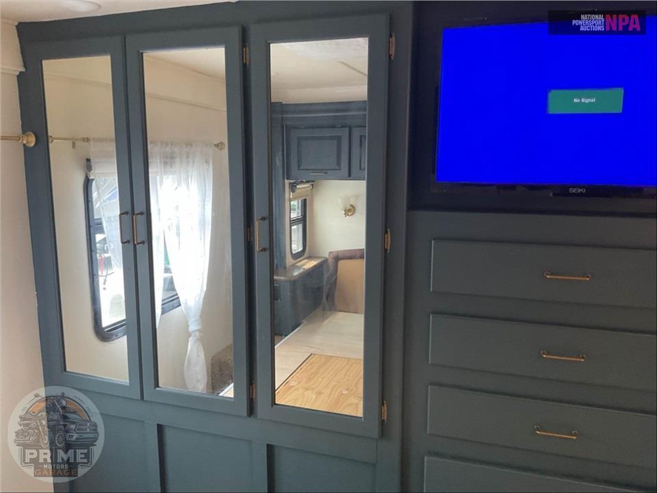 2016 Thor Motor Coach M-31L E450-V10 - CHATEAU SERIES — фото 28