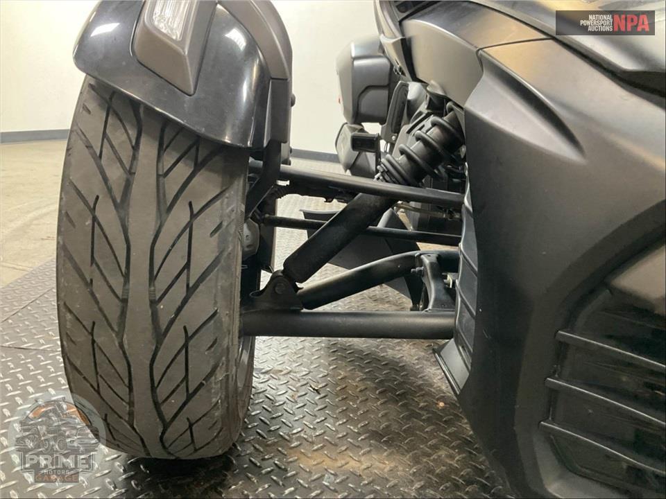 2016 Can-Am SPYDER F3 SE6 LIMITED — фото 27
