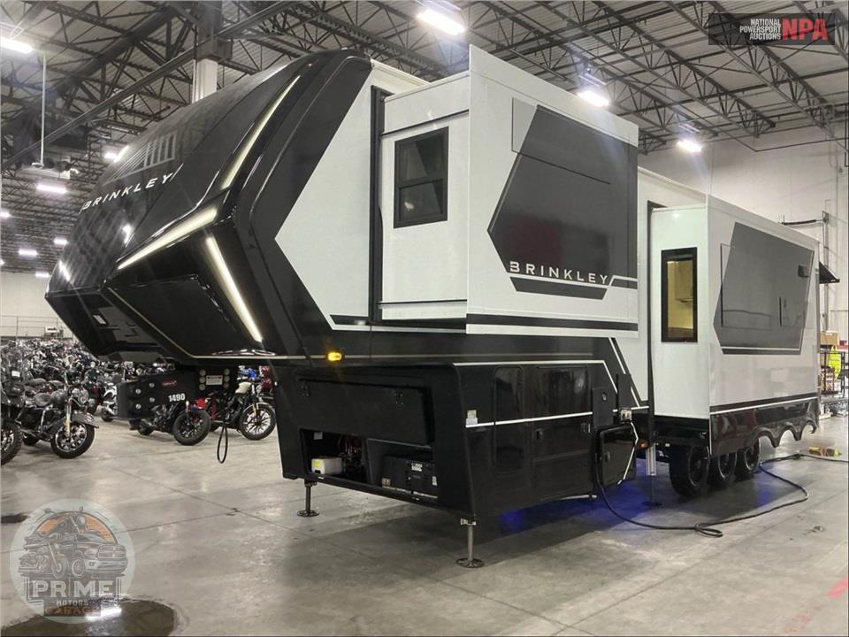 2025 Brinkley Rv M-3250 - MODEL G TOY HAULER TOY HAULER SERIES — фото 2