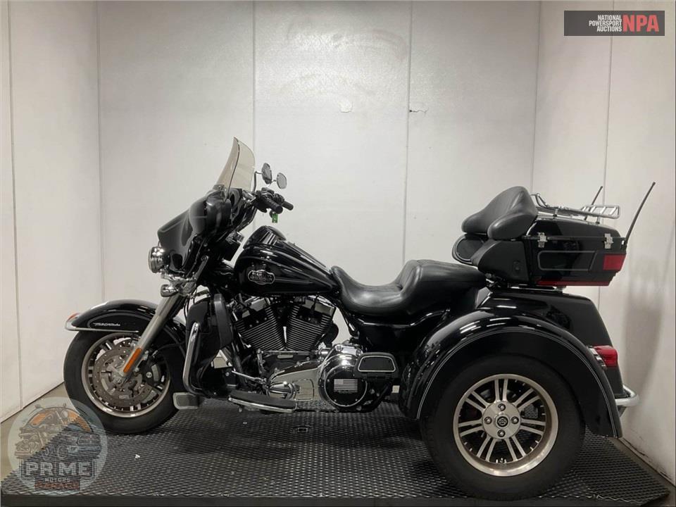 2012 Harley-Davidson FLHTCUTG TRIGLIDE UL CLSC — фото 3