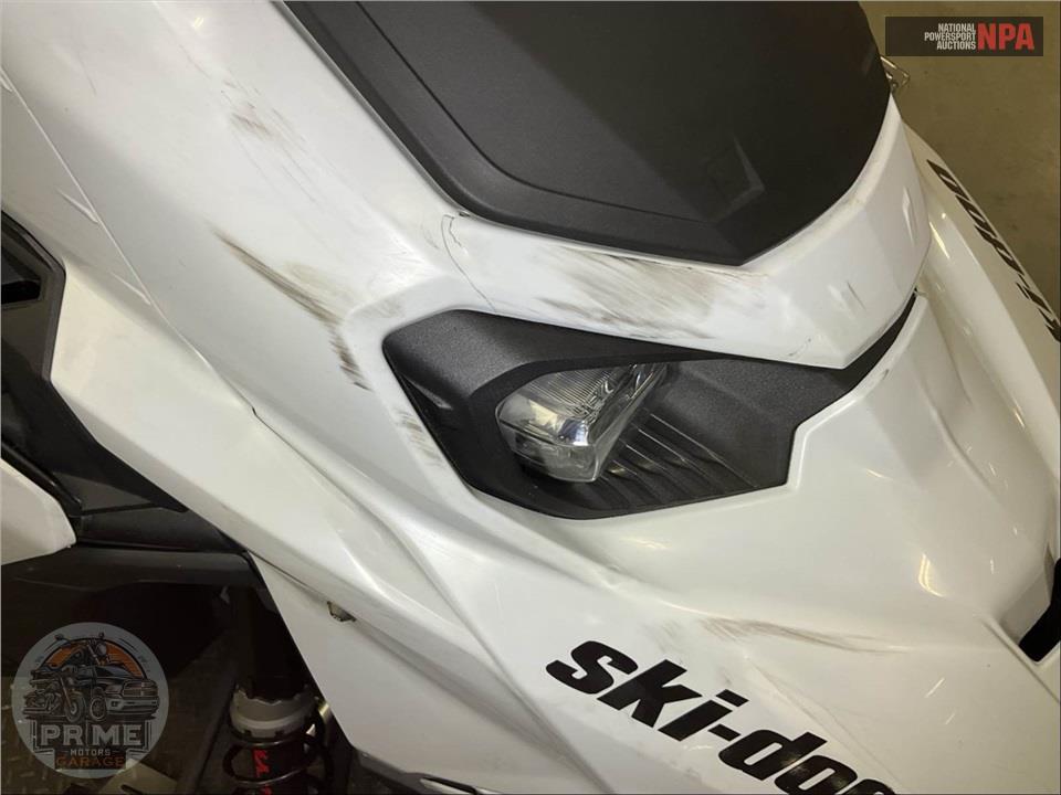 2024 Ski-Doo Summit Adrenaline 154 850 E-TEC PowderMax Light FlexEdge 2.5" E.S. — фото 12