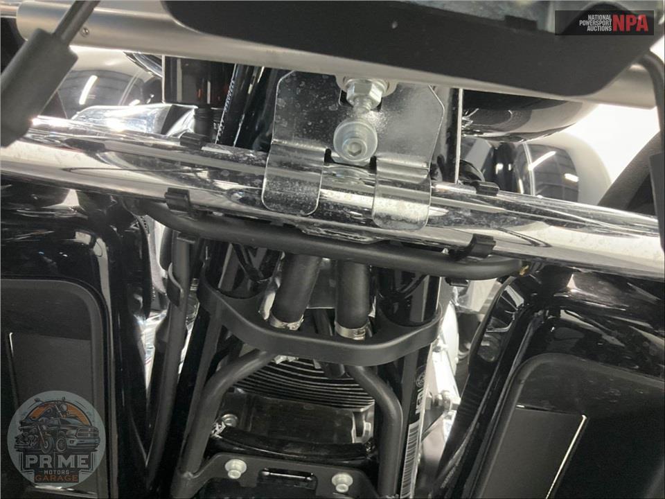 2025 Harley-Davidson FLHTCUTG TRI GLIDE ULTRA CLASSIC — фото 10