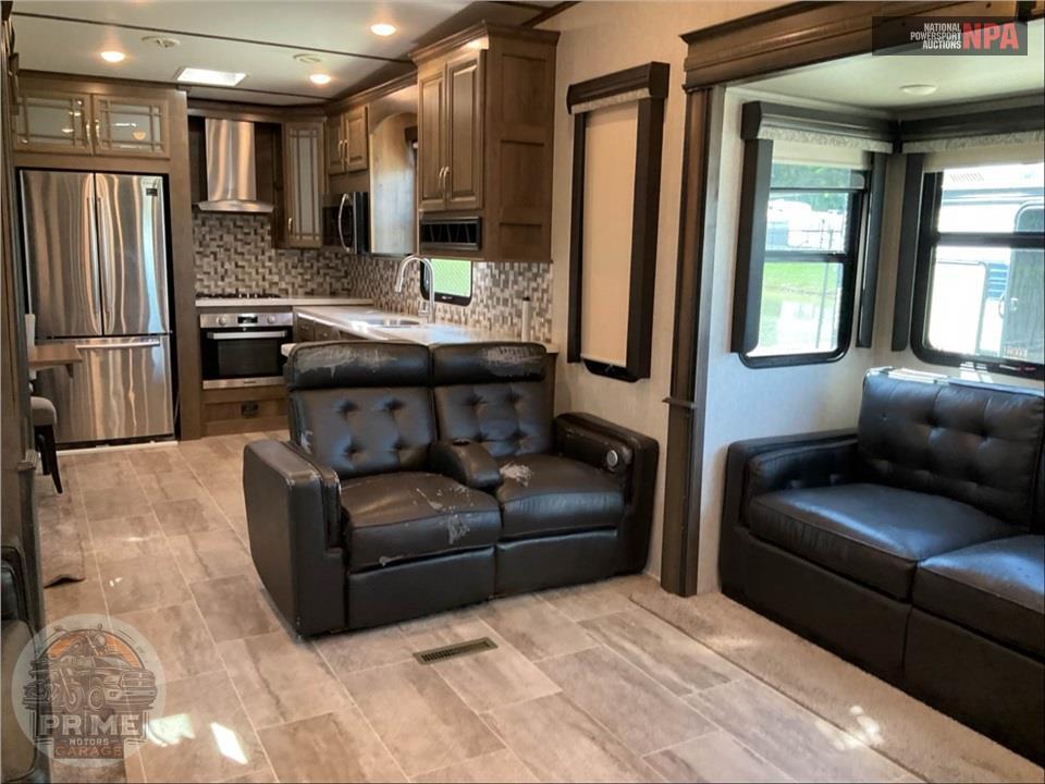 2019 Keystone Rv M-3701 LK - MONTANA 20TH ANNIVERSARY FIFTH WHEEL SERIES — фото 6