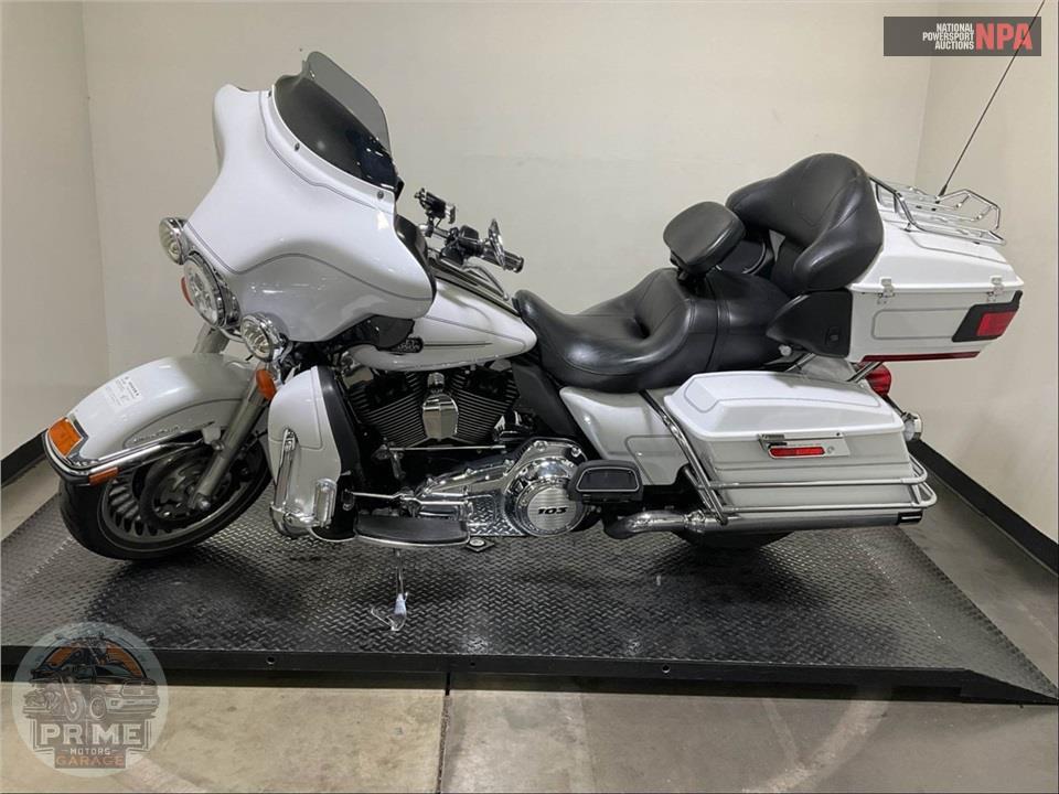 2012 Harley-Davidson FLHTCU UL CLSC EL GLIDE — фото 3