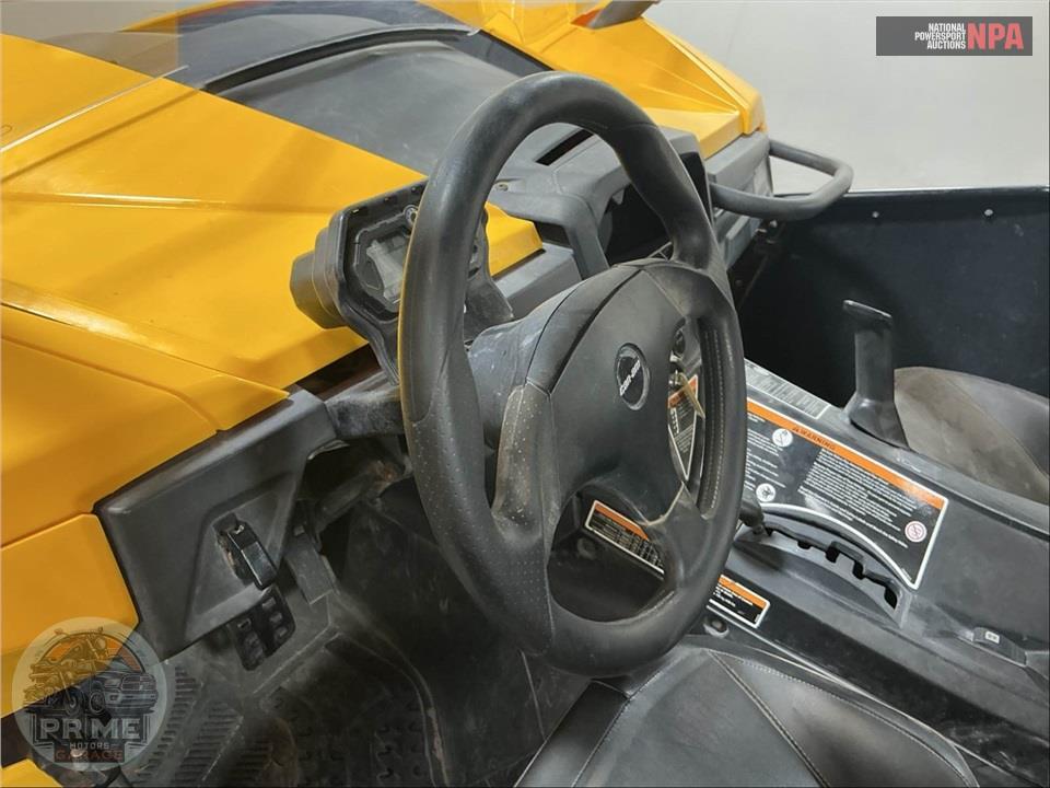 2014 Can-Am MAVERICK MAX 1000R — фото 31