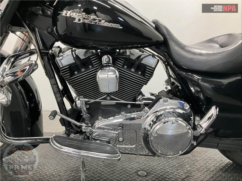 2010 Harley-Davidson FLHX STREET GLIDE — фото 7