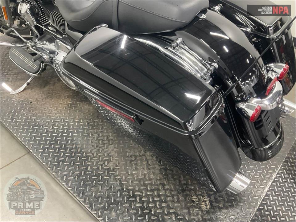 2017 Harley-Davidson FLHXS STREET GLIDE SPECIAL — фото 15