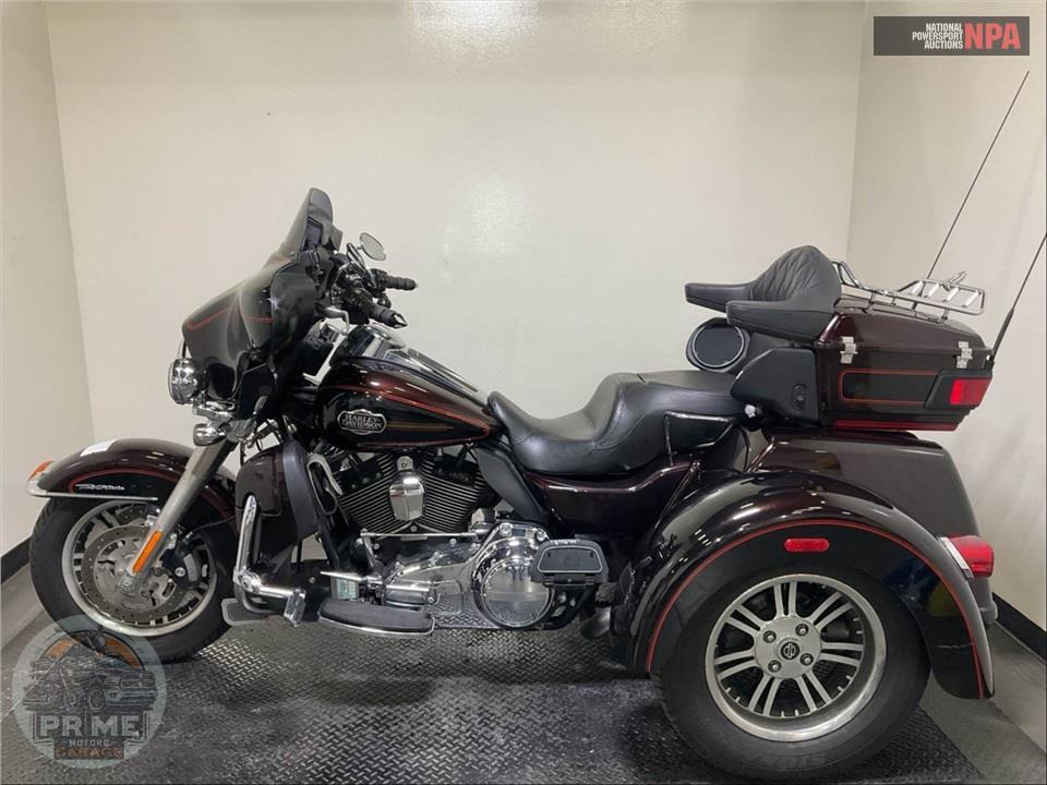 2011 Harley-Davidson FLHTCUTG TRIGLIDE UL CLSC — фото 3