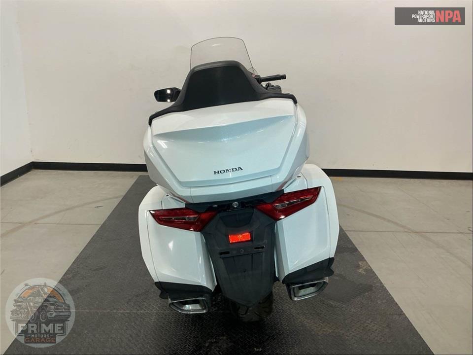 2018 Honda GL1800 GOLDWING TOUR (WHITE) — фото 4