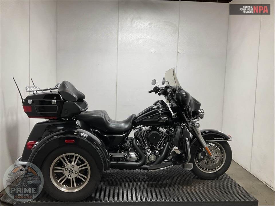 2012 Harley-Davidson FLHTCUTG TRIGLIDE UL CLSC — фото 1