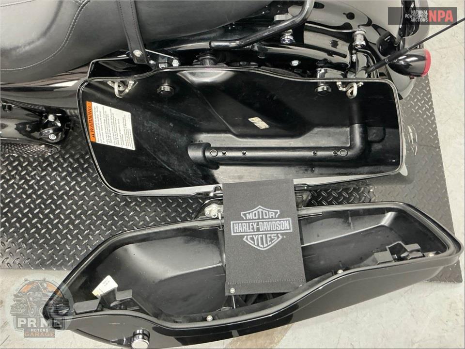 2018 Harley-Davidson FLHXS STREET GLIDE SPECIAL — фото 33