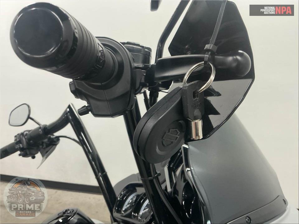 2023 Harley-Davidson FLTRK ROAD GLIDE LIMITED — фото 11