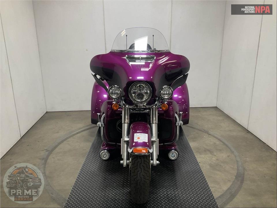 2016 Harley-Davidson FLHTCUTG TRIGLIDE ULTRA CLASSIC — фото 2