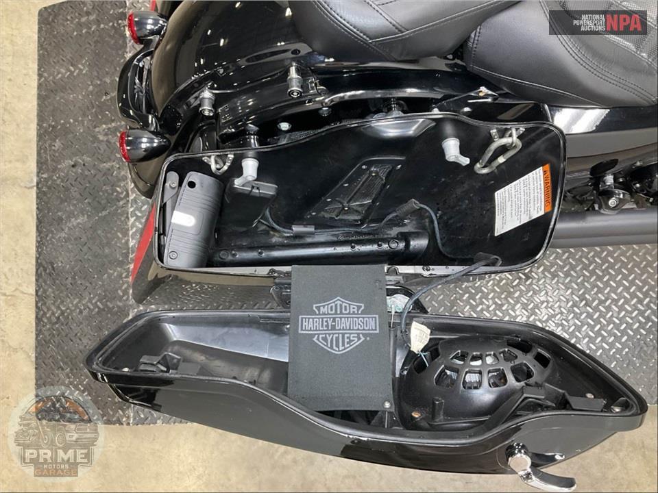 2019 Harley-Davidson FLHXS STREET GLIDE SPECIAL — фото 24