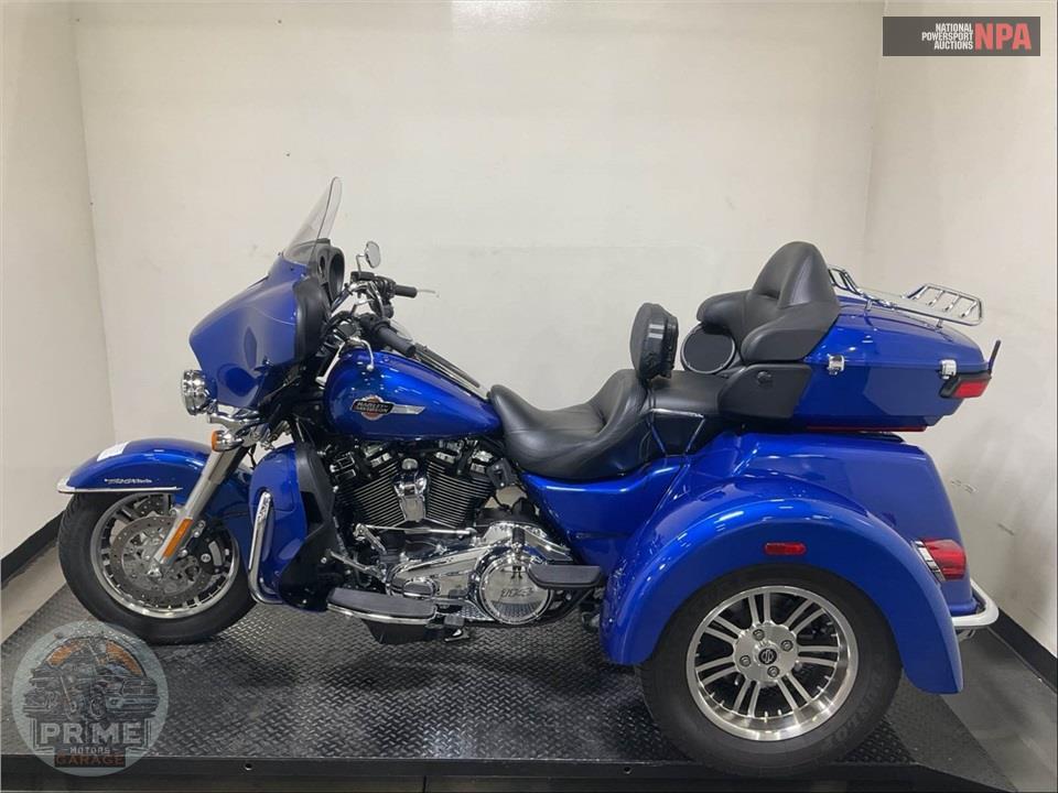 2024 Harley-Davidson FLHTCUTG TRI GLIDE ULTRA CLASSIC — фото 3