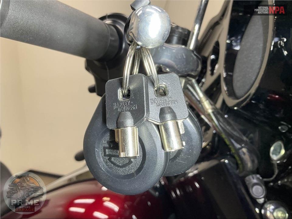 2016 Harley-Davidson FLHTK ELECTRA GLIDE ULTRA LIMITED — фото 11