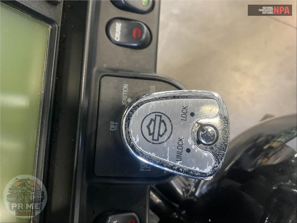 2013 Harley-Davidson FLHTK ELECTRA GLIDE UL LI — фото 13