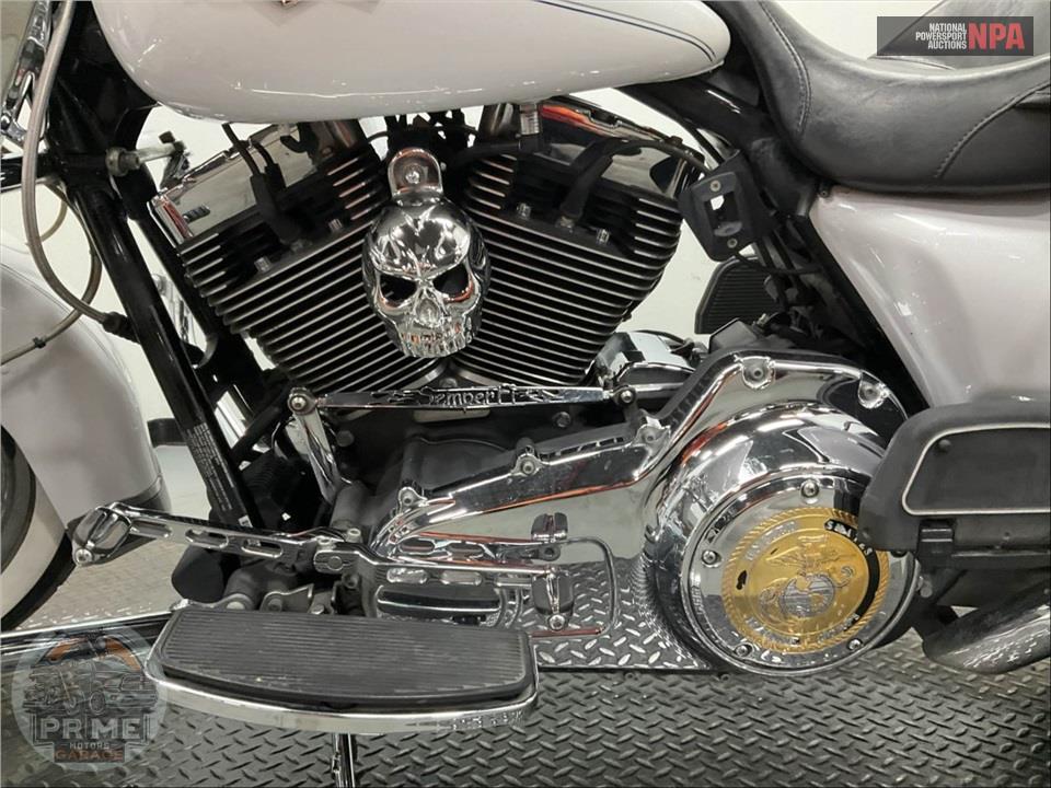 2012 Harley-Davidson FLHRC ROAD KING CLSC — фото 7