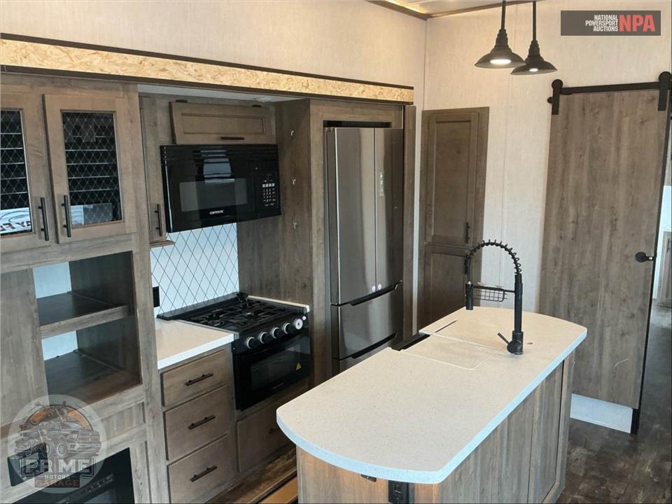 2021 Sabre By Forest River M-38DBQ - FIFTH WHEEL SERIES — фото 7