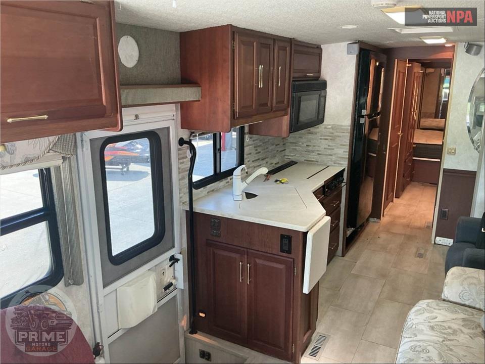 2004 Winnebago M-38G-Ford (**) Adventurer Series — фото 8