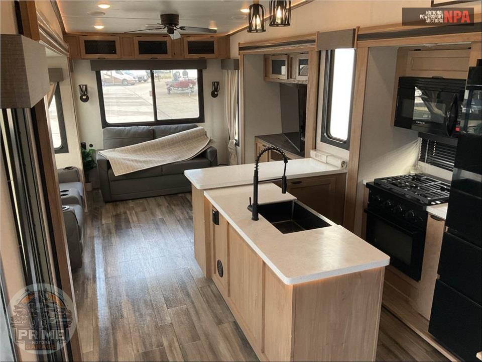 2024 Sabre By Forest River M-38RLH - FIFTH WHEEL SERIES — фото 6