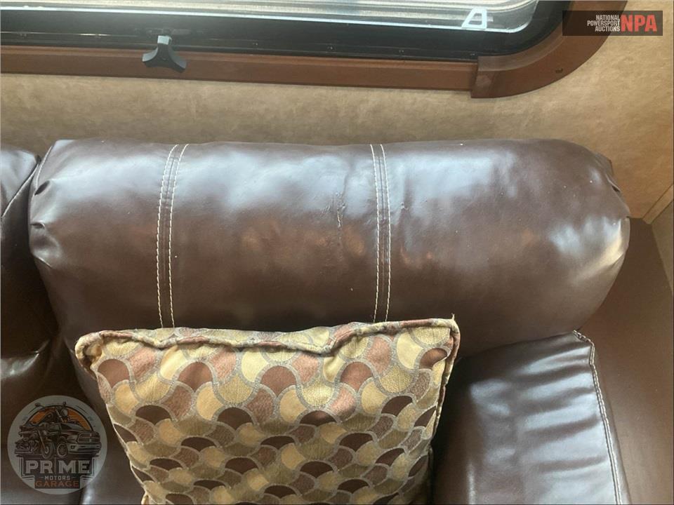 2016 Highland Ridge Rv M-349RLS - 3X FIFTH WHEEL SERIES — фото 10