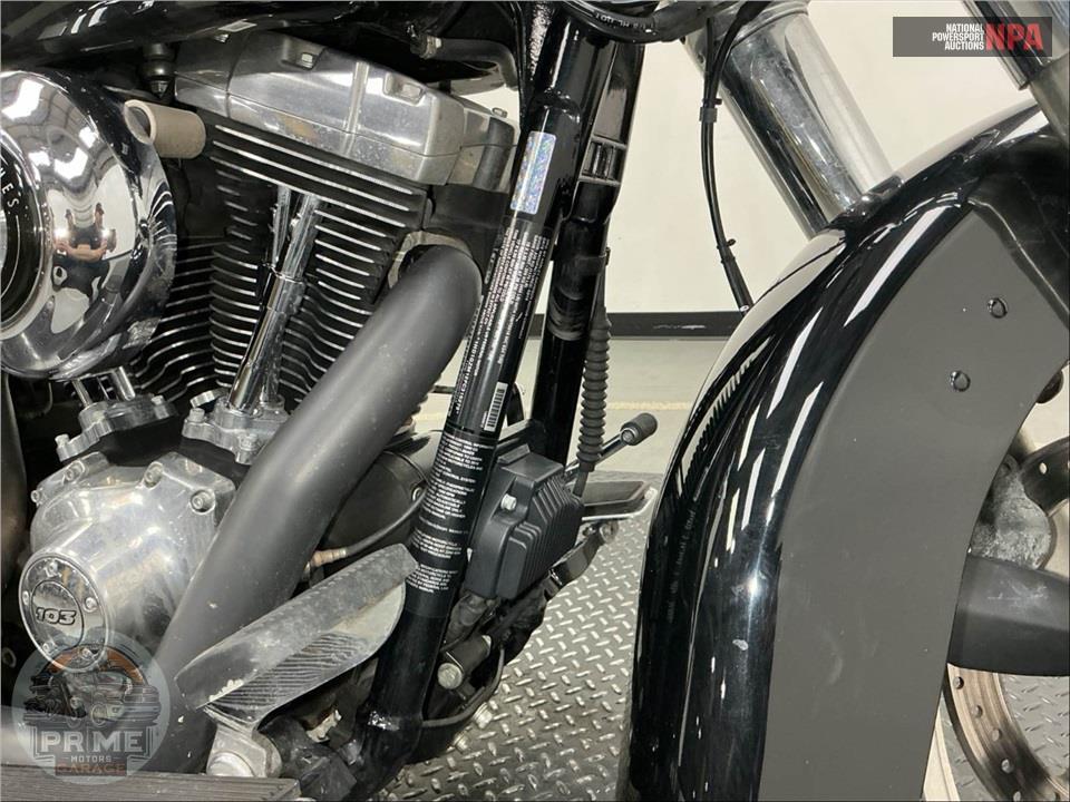 2015 Harley-Davidson FLD-103 DYNA SWITCHBACK — фото 16